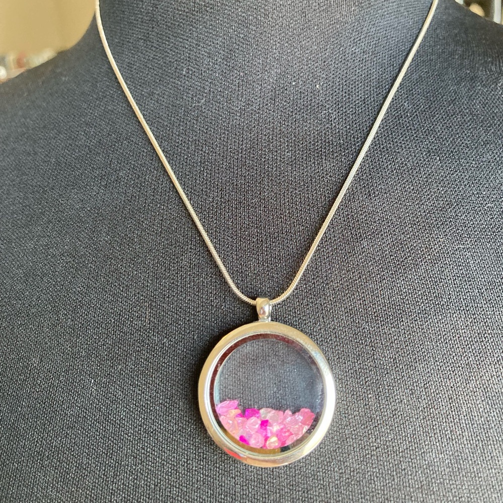 NWOT: Clear locket 17” necklace with pink shades of glass